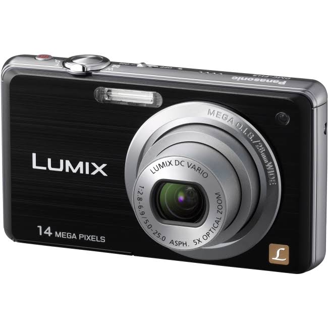 Black 14.1 MP Compact Digital Camera Y91533